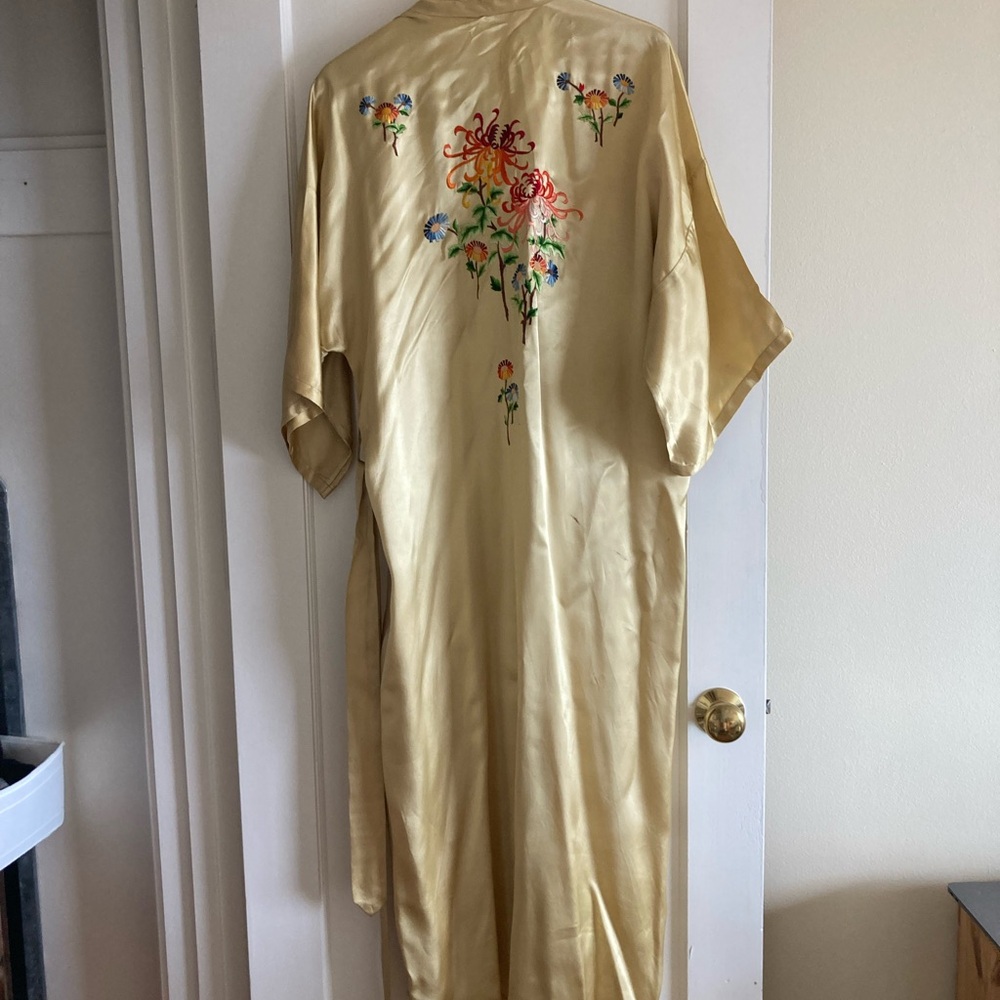 Vintage embroidered silk Chinese robe